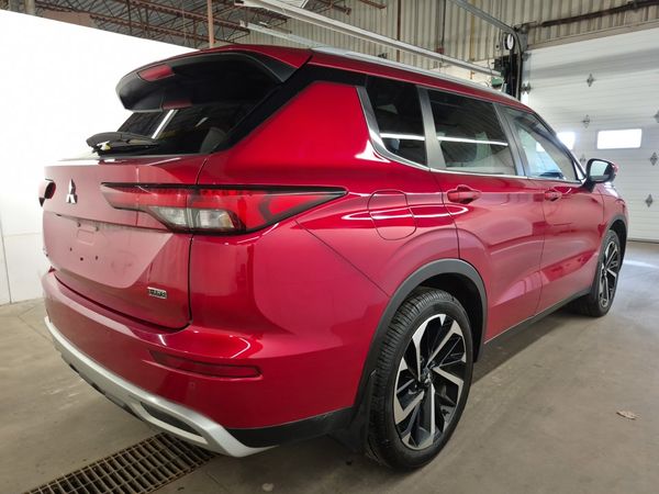 2023 Mitsubishi Outlander SEL