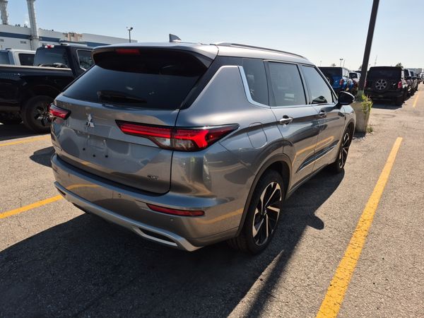 2023 Mitsubishi Outlander GT