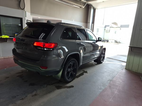 2020 Jeep Grand Cherokee UPLAND Laredo