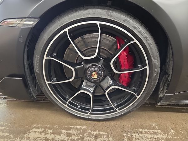 2022 Porsche 911 Turbo / Turbo S