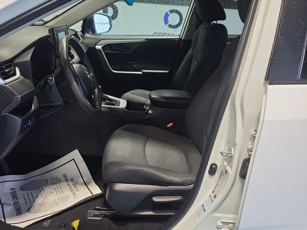 2022 Toyota Rav4 LE