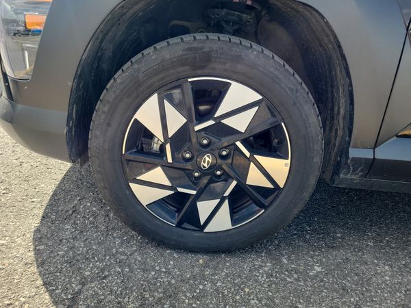2025 Hyundai KONA PREFERRED SEL Convenience