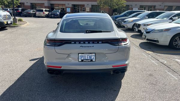 2022 Porsche Panamera 4 AWD Panamera / Panamera 4