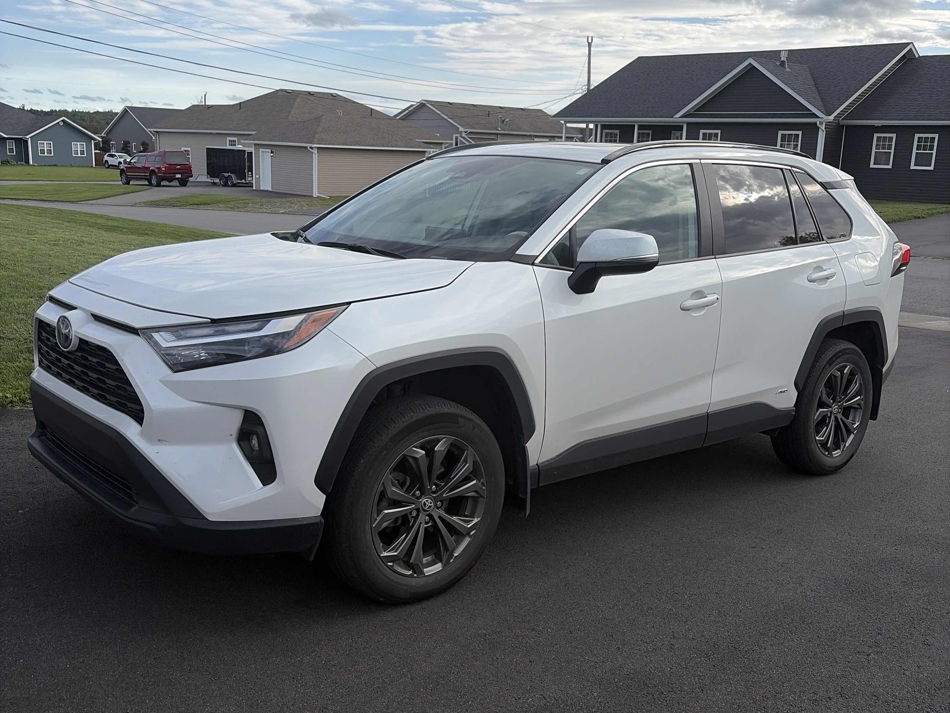 2024 Toyota RAV4 Hybrid XLE
