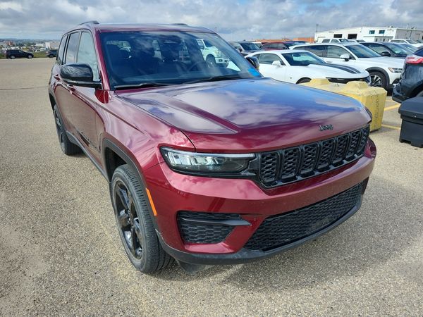 2025 Jeep Grand Cherokee ALTITUDE
