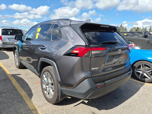 2025 Toyota Rav4 XLE