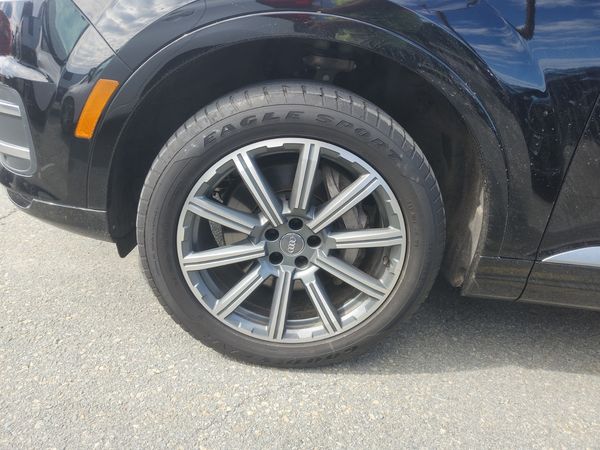 2018 Audi Q7 Komfort quattro Premium
