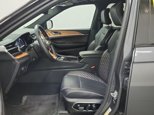 2025 Jeep Grand Cherokee SUMMIT RESERVE