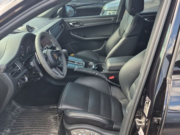 2023 Porsche MACAN T Macan / Macan T