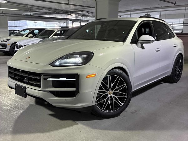2025 Porsche Cayenne AWD