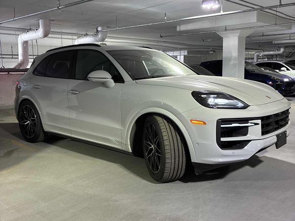 2025 Porsche Cayenne AWD