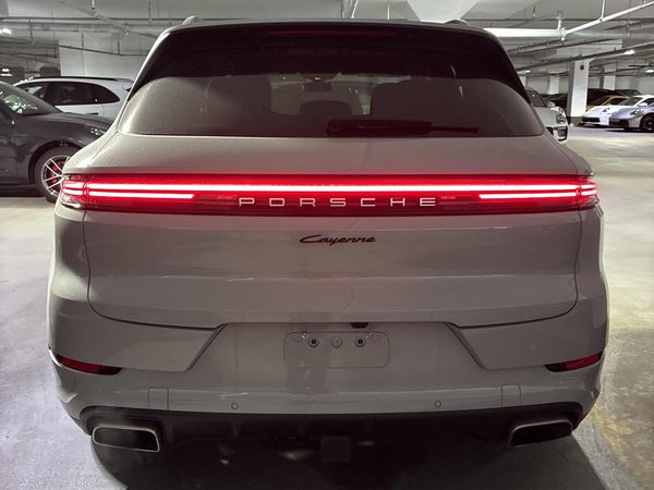 2025 Porsche Cayenne AWD