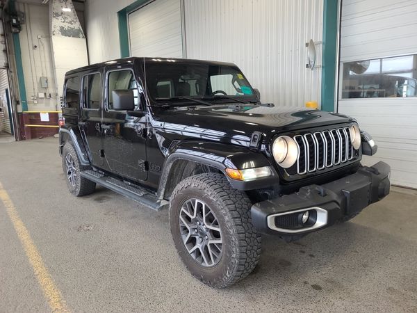 2021 Jeep Wrangler UNLIMITED ALTITUDE Unlimited Sahara