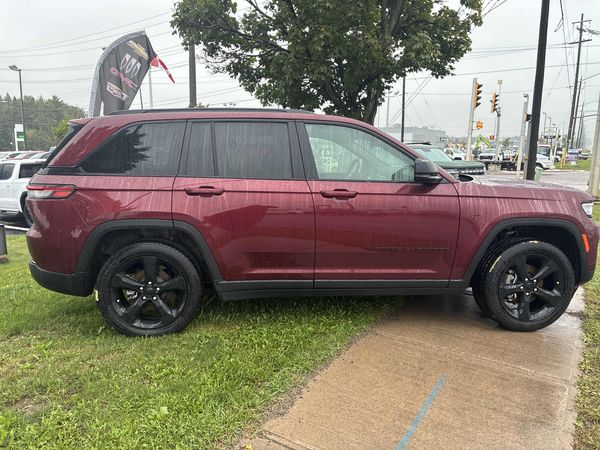 2025 Jeep Grand Cherokee Altitude Laredo, Altitude