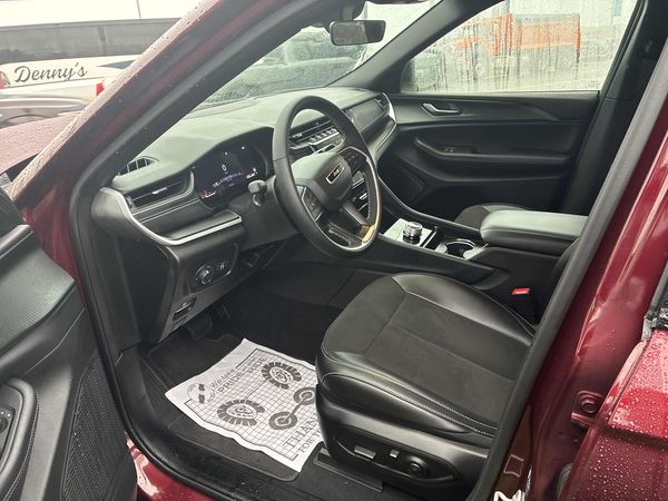 2025 Jeep Grand Cherokee Altitude Laredo, Altitude