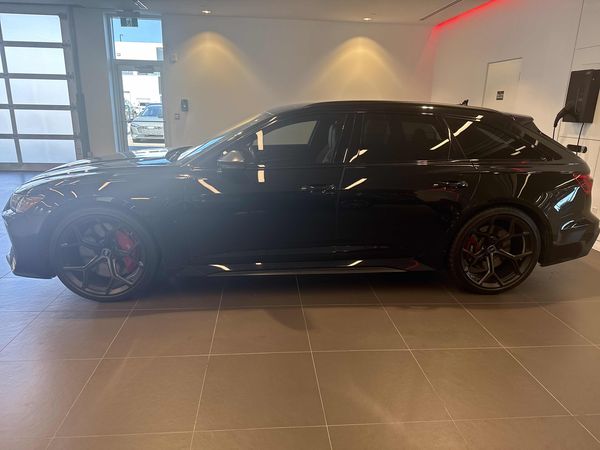 2025 Audi RS 6 AVANT PERFORMANCE Performance quattro