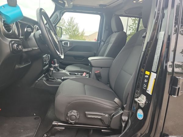 2023 Jeep Wrangler 4 Door 4x4 Sahara