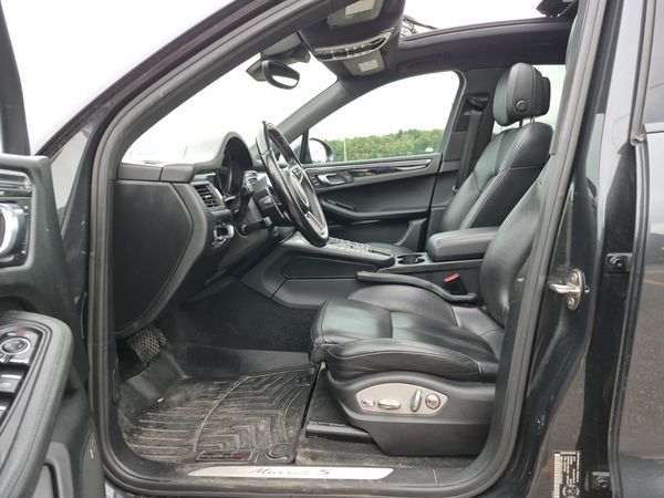 2018 Porsche MACAN S