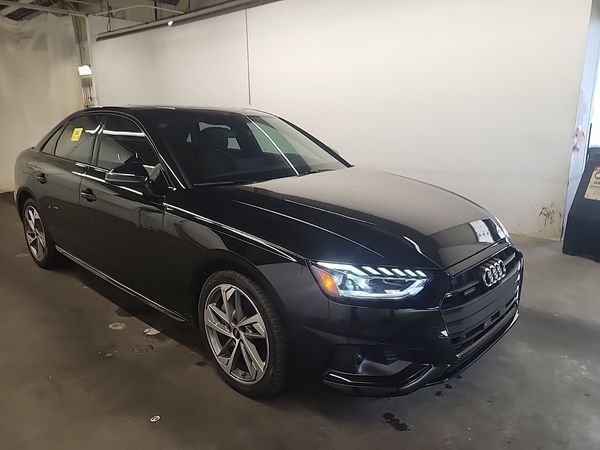 2023 Audi A4 SEDAN KOMFORT quattro Premium