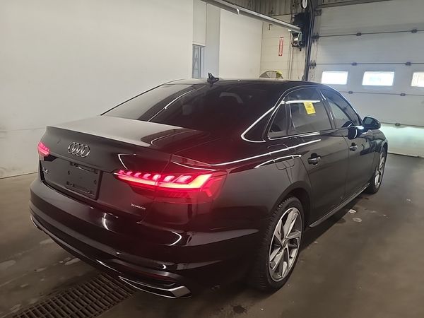 2023 Audi A4 SEDAN KOMFORT quattro Premium