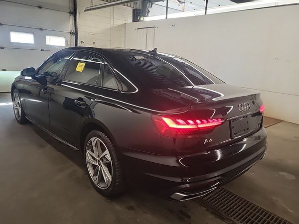 2023 Audi A4 SEDAN KOMFORT quattro Premium