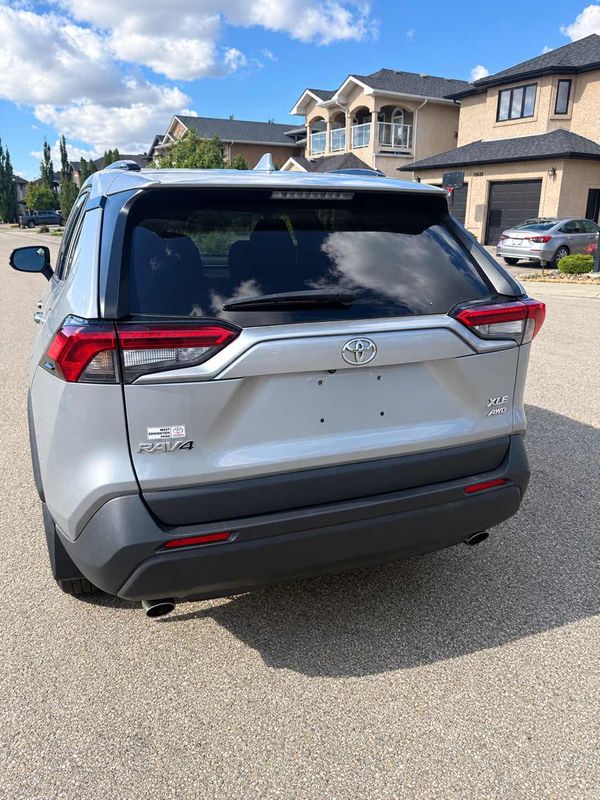 2022 Toyota RAV4 XLE