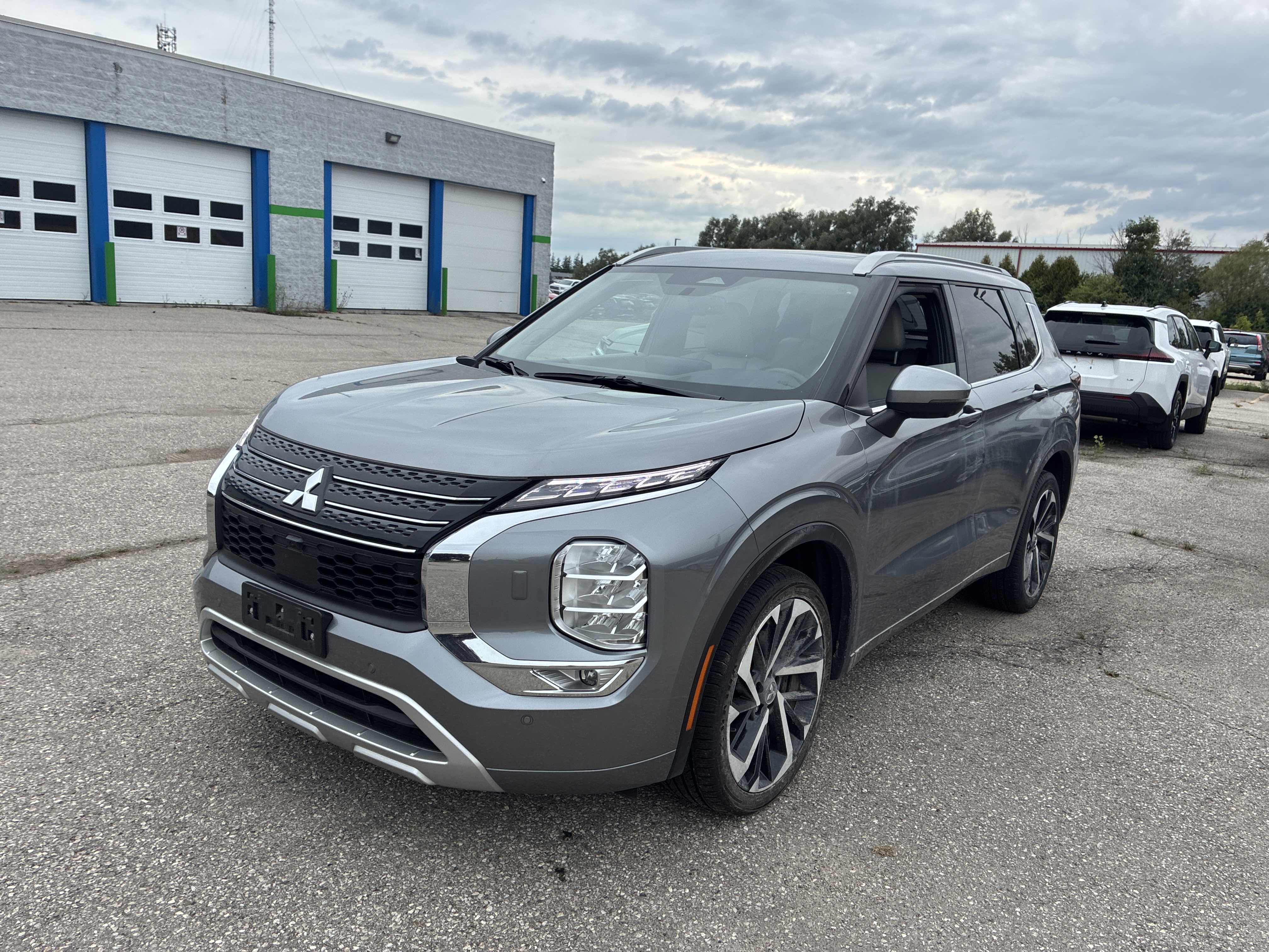 2024 Mitsubishi Outlander GT SEL, GT SR
