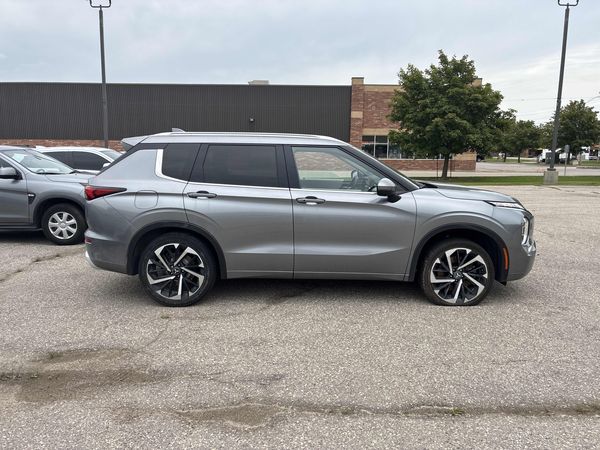 2024 Mitsubishi Outlander GT SEL, GT SR