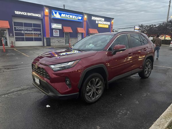 2025 Toyota RAV4 Hybrid XLE