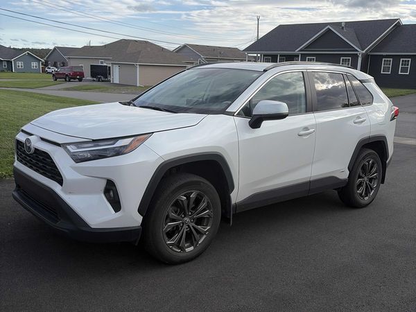 2023 Toyota RAV4 XLE