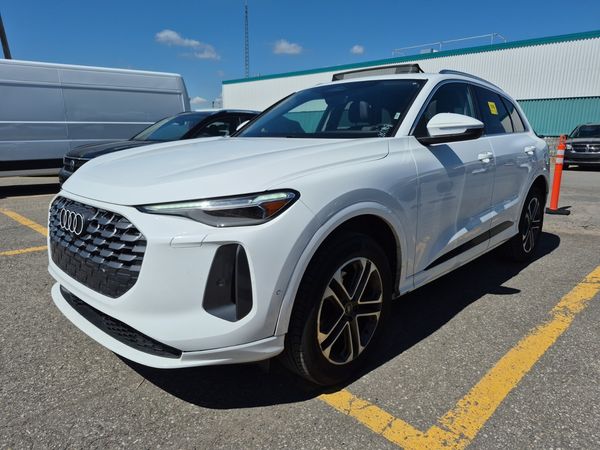 2024 Audi Q5 KOMFORT quattro Premium