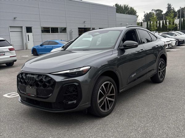 2024 Audi Q5 KOMFORT quattro Premium