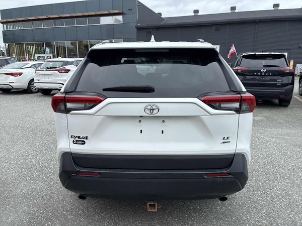 2020 Toyota RAV4 LE