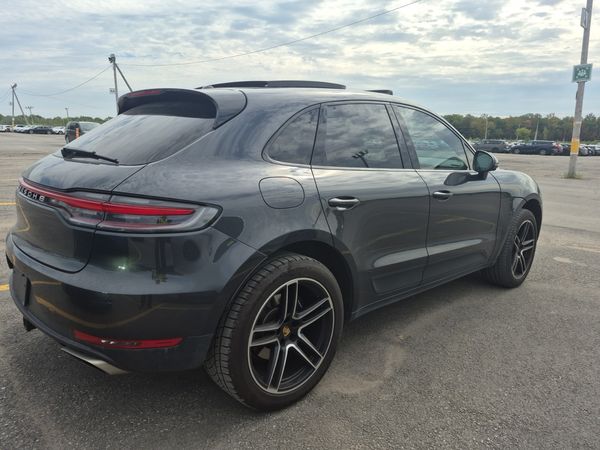 2021 Porsche MACAN AWD Base