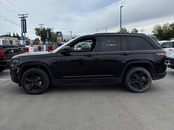 2024 Jeep Grand Cherokee Altitude Laredo