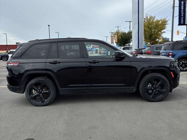 2024 Jeep Grand Cherokee Altitude Laredo