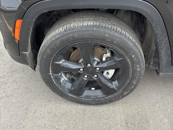2024 Jeep Grand Cherokee Altitude Laredo