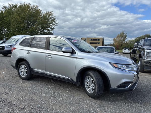 2019 Mitsubishi Outlander ES