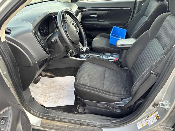 2019 Mitsubishi Outlander ES