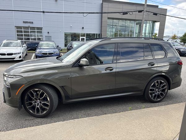 2024 BMW X7 xDrive40i
