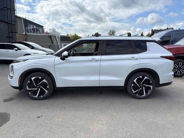 2022 Mitsubishi Outlander SEL S-AWC