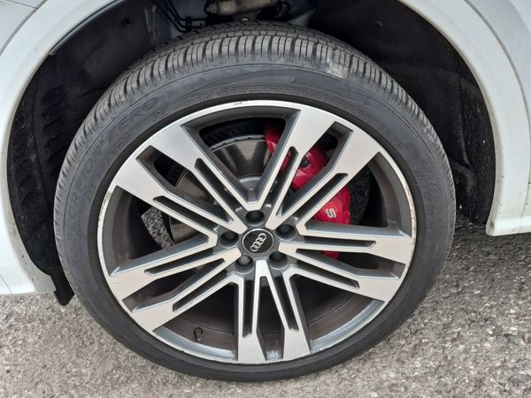 2018 Audi SQ5 TECHNIK quattro Prestige