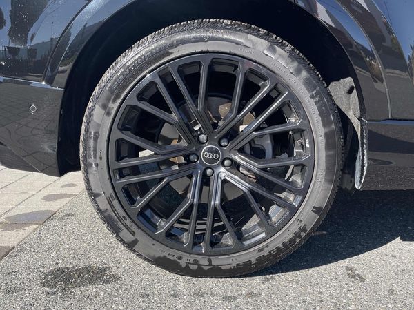 2025 Audi Q8 Technik S Line quattro Prestige