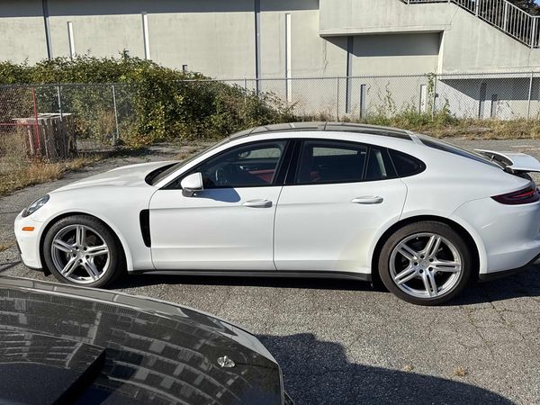 2018 Porsche Panamera 4 AWD Base / 4
