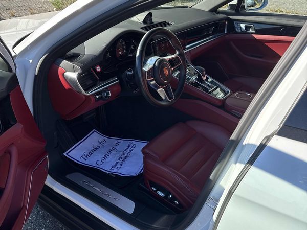 2018 Porsche Panamera 4 AWD Base / 4