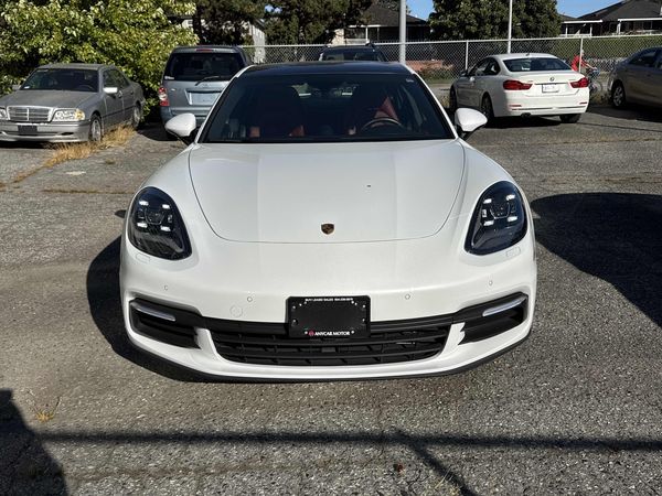 2018 Porsche Panamera 4 AWD Base / 4