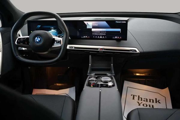 2025 BMW iX xDrive50