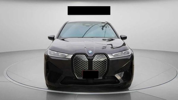 2025 BMW iX xDrive50