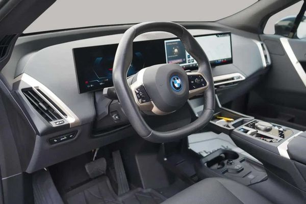 2025 BMW iX xDrive50