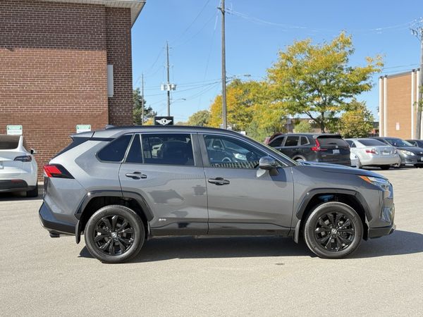2023 Toyota RAV4 Hybrid SE